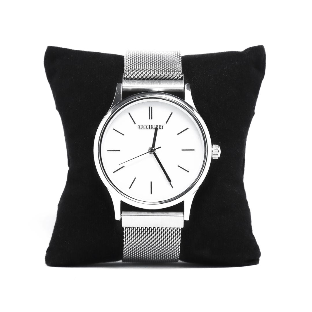 Silver Watch �������� Classic Analog Design, Steel Strap, Perfect for Weddings or Casual Wear, Silver