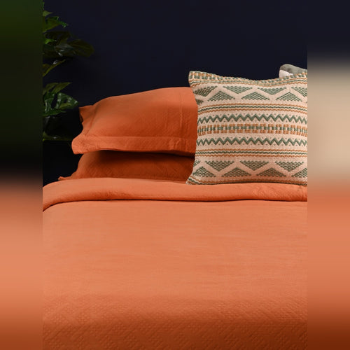 Brooklyn Matelass���� Bedcover Made from Organic Cotton, Light, Airy, Smooth Hand Feel. Includes 2 Pillow Shams, Minimalist, Perfect for Year-Round Comfort and Relaxation (1 Bedcover + 2 Pillow Shams)