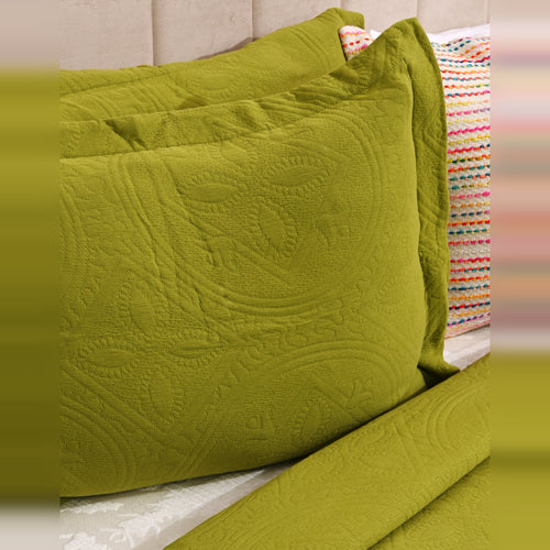 Day & Night Matelass���� Bedcover Made from Organic Long-Staple Cotton, Light, Airy, Soft Hand Feel. Includes Two Pillow Shams, Adding Luxury and Comfort to Your Bed, Perfect for All Seasons (1 Bedcover + 2 Pillow Shams)