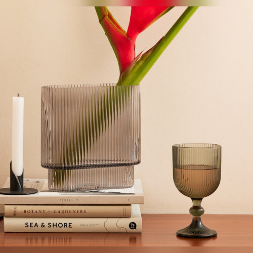 Smokey Fluted Vase, Glass with Classic Fluted Design and Elegant Dark Grey Finish, Perfect for Dried Pampas or Fresh Flowers, Ideal for Enhancing Entrance, Living Rooms, and Dining Spaces, Stylish Home D����cor Accent (Grey)